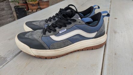 Vans hiking shoe low top size 8