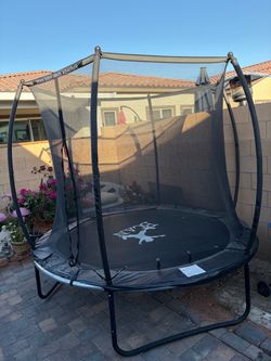 Trampoline 8 ft with Safety Enclosure