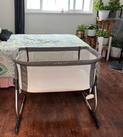 Baby Delight Beside Me Dreamer Bassinet
