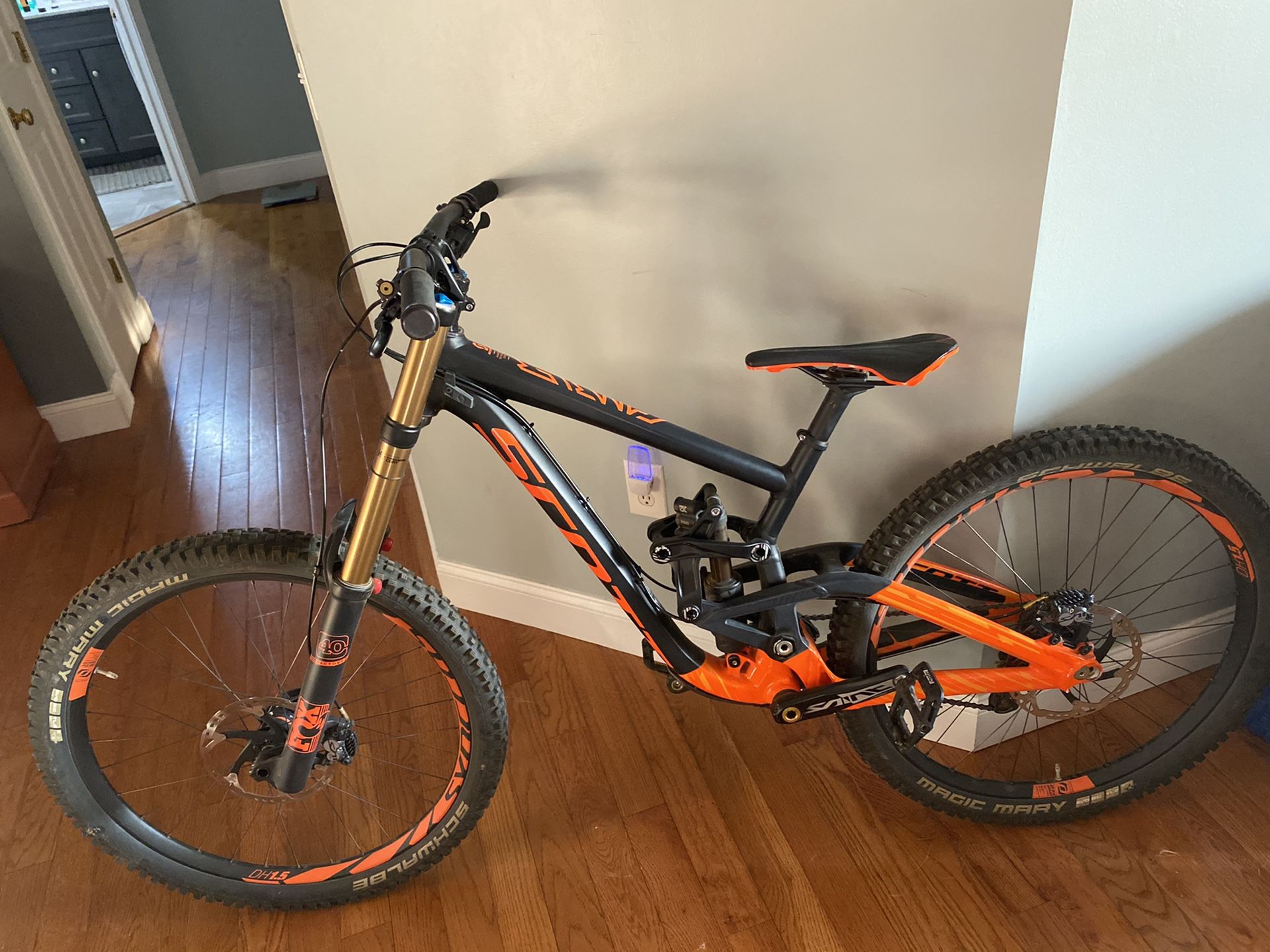 2017 Scott Gambler 710 DH Bike