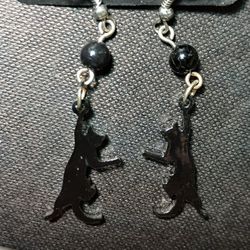 ✨Dangling Playful Black Cat Earrings✨
