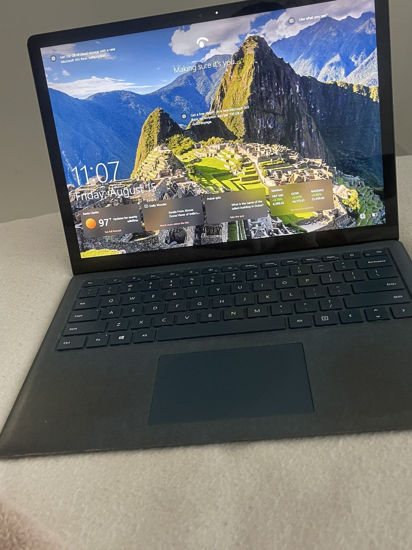 Microsoft Surface Laptop (Model 1769)