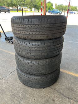 275/50/22” DUNLOP, Like New