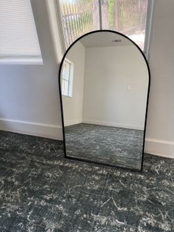Arch mirror