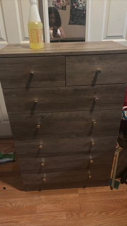 7-Drawer Wood Dresser Chest