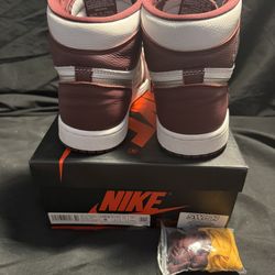 Air Jordan 1 Retro High OG Bordeaux