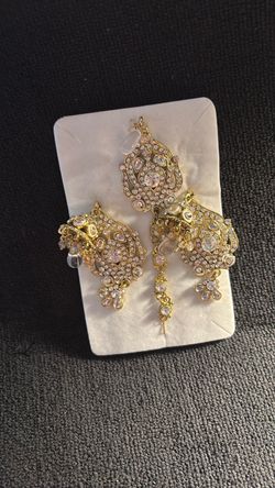 Gold-Tone Crystal Earrings and Maang Tikka Set