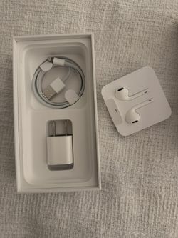 Apple Charger and EarPods Set