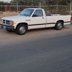 1990 Dodge Dakota