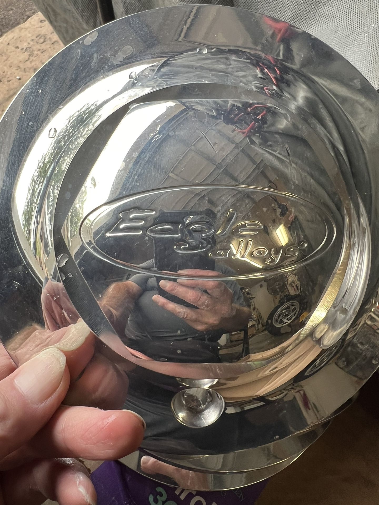 New Eagle Alloy Center Caps Have 6