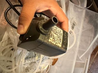 Pump and wave maker