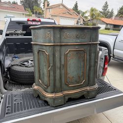 Vintage Vanity Dresser 