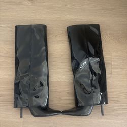 Black shark boots