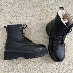 Steve Madden Platform Boots 