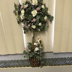 Wall Decor: Indoor Or Outdoor Porch Floral Arrangement 