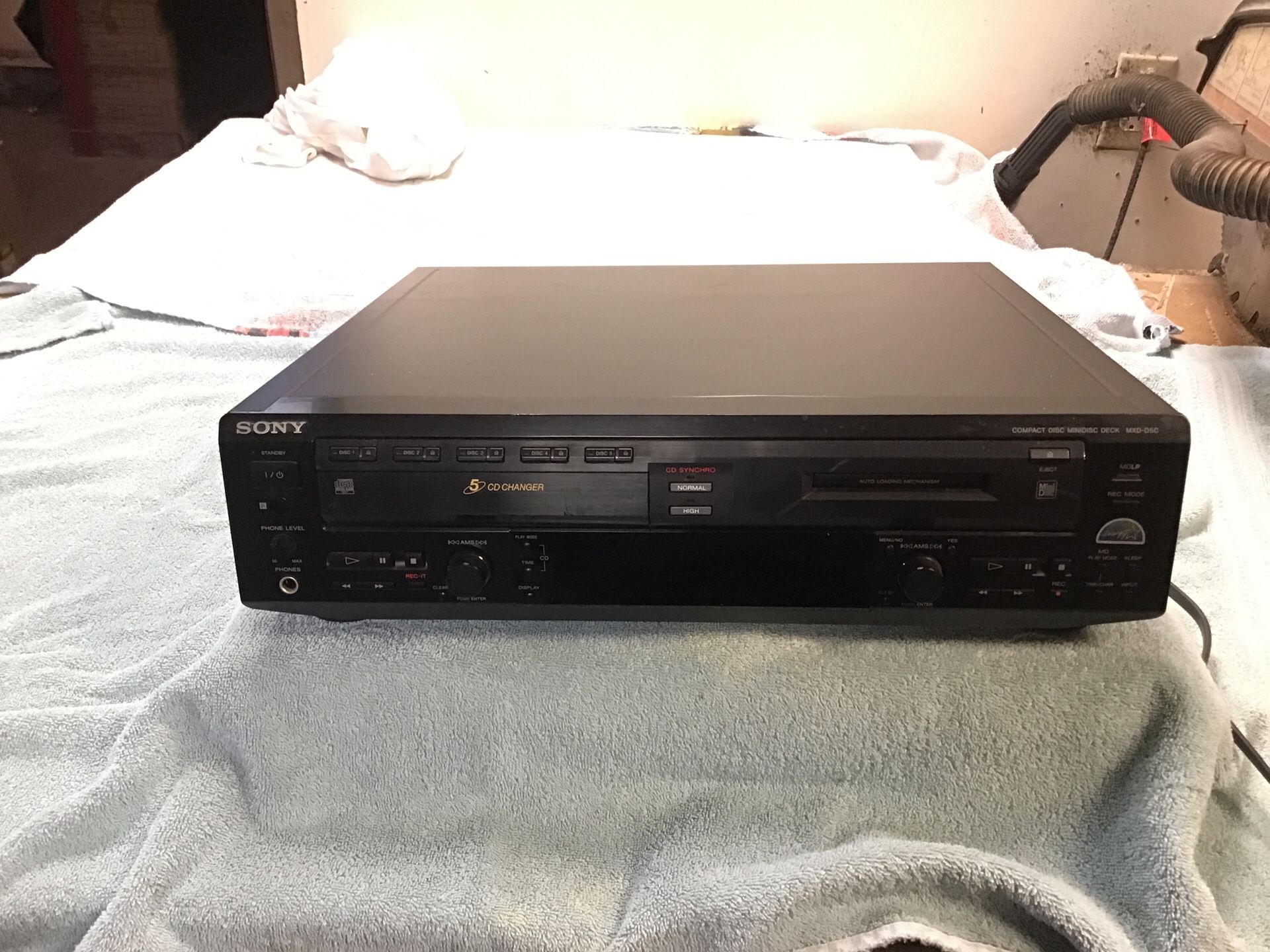 Sony MXD-D5C, CD player and recorder