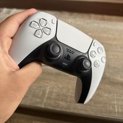 PlayStation 5 DualSense Wireless Controller – White
