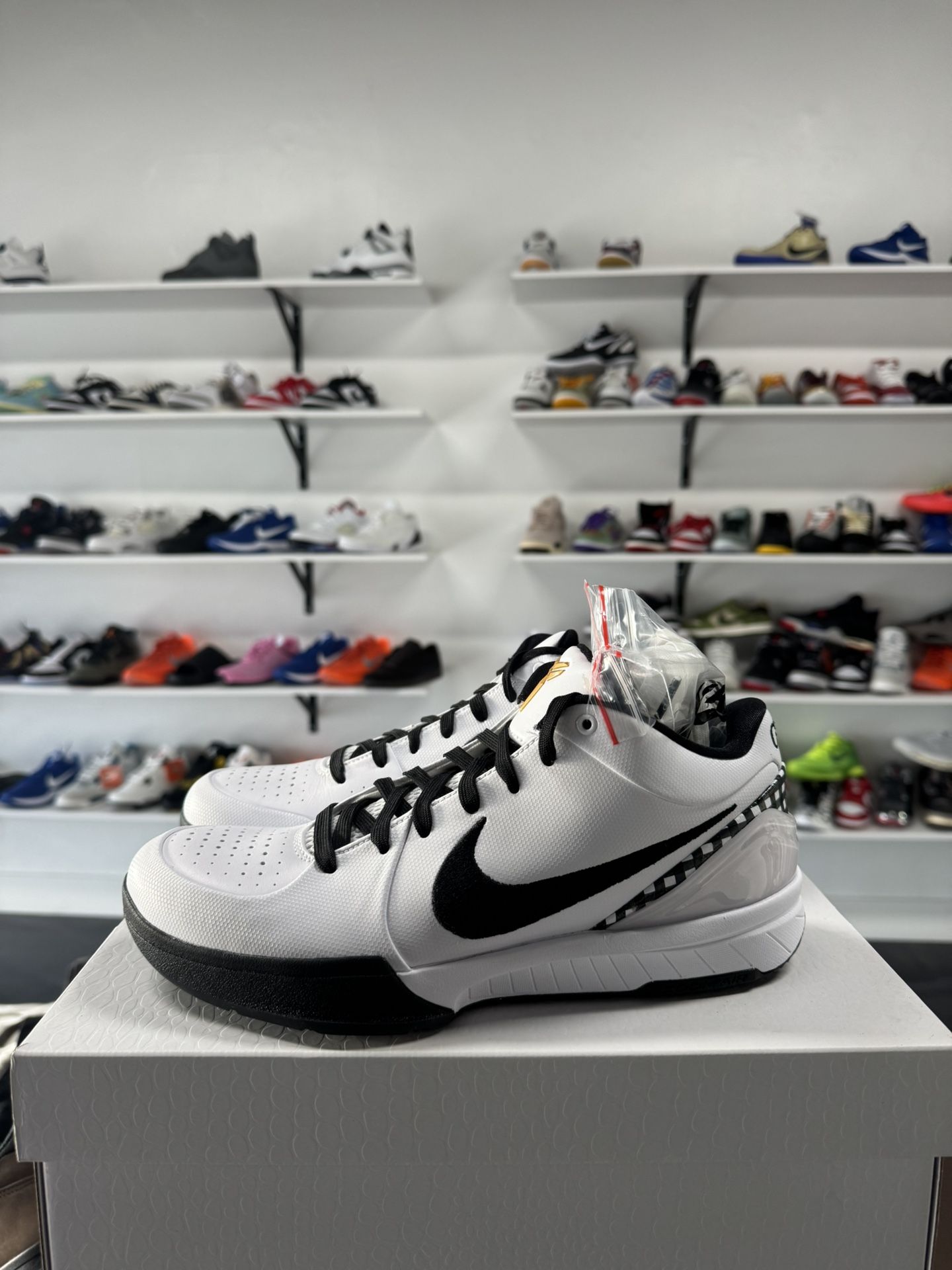 Kobe 4 Mamacita Gigi 
