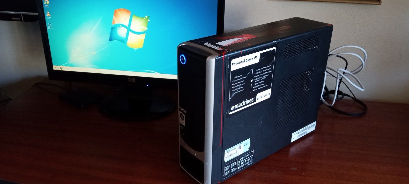 eMachine EL1 210 0 1e Win 7 PC 298 Hard Drive 2 GB Ram Runs Great Fast Startup