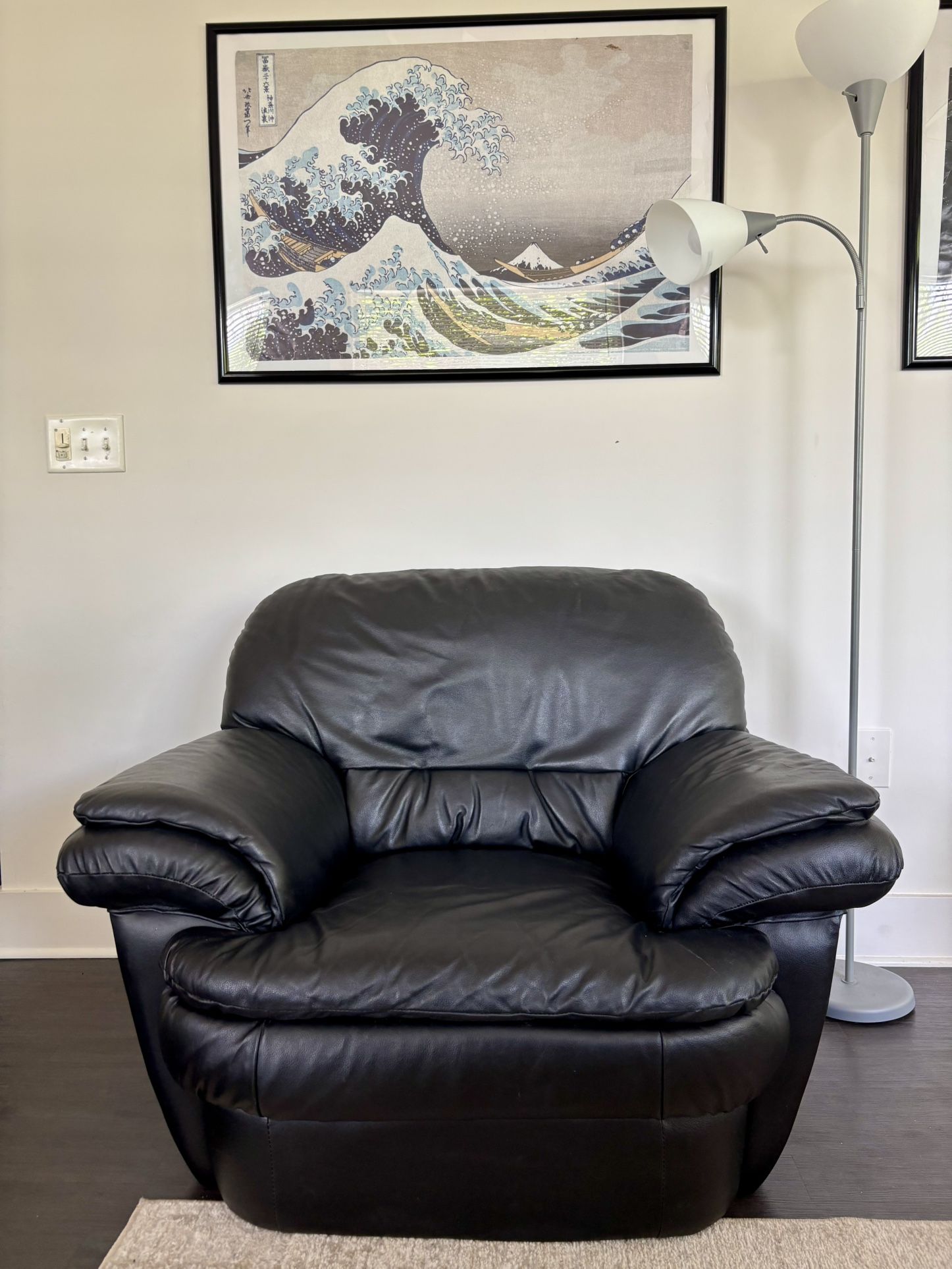 Italian Leather Armchair – Chateau d’Ax – Great Condition! (Delivery Available)
