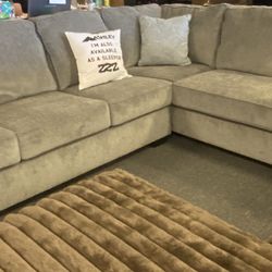 New 2pc Gray Sectional Sofa. 110x90 Right Or Left Chaise