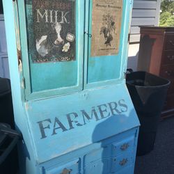 Farmer Armoire