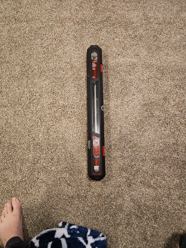 Husky 1/2" Torque Wrench (50-250lbs)