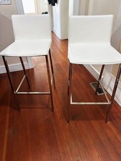 White Leather Bar Stools with Chrome Legs – Set of 2