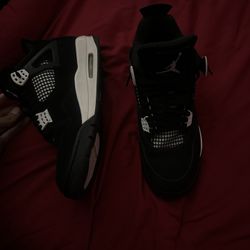 Jordan 4s
