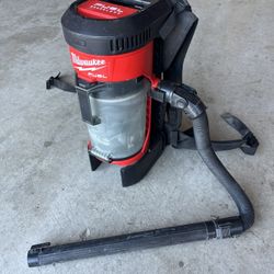 Milwaukee Back Pack Vacuum 