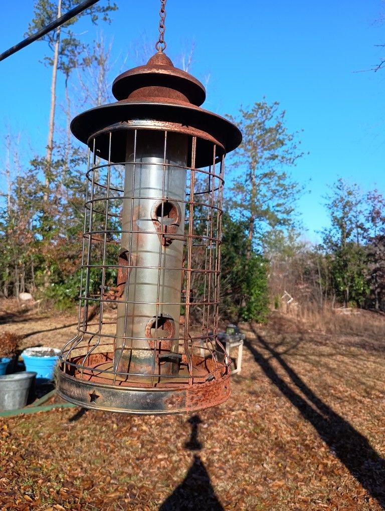 Vintage Feeder