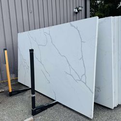 QUARTZ STONE SLABS SUPER JUMBO IN CALACATTA CARRARA MARBLE 📏Each slabs cover  75.7 sq.ft, Thickness 3 cm 🔥Price $999 per Slab🔥 