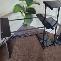 Glass Z Line Style Desk