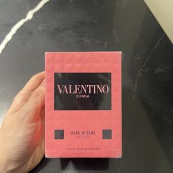 Valentino Donna Born In Roma Intense 