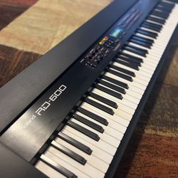Roland Rd-600 88 Key Stage Piano 