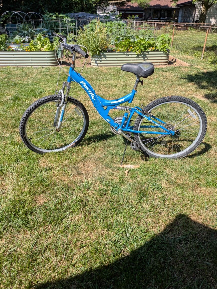 Bike - Pacific 18 Speed - Bicycle