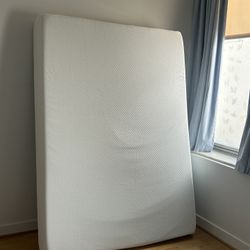 Queen Memory foam Mattress 