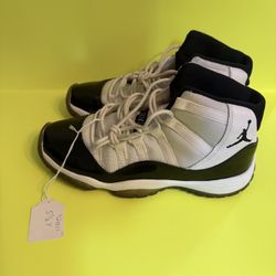 Make Offer Air Jordan Retro 11 Concord 2011 Size 5 1/2Vintage Michael Jordan Chicago Bulls