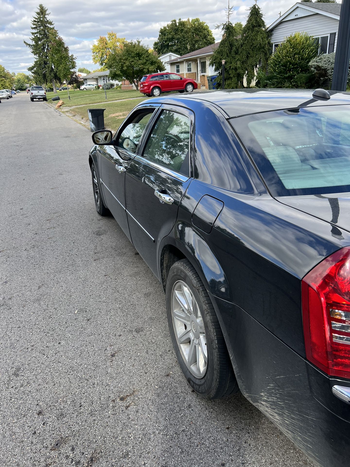 Black Chrysler 300