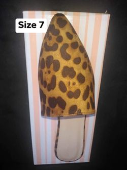 New women’s shoes size 7