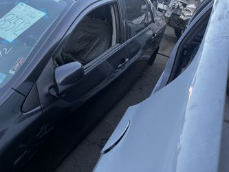 Pair Of Left Doors  Off 2009 Corolla 