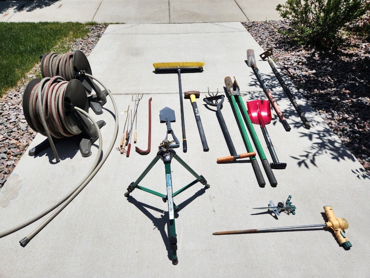various garden tools
garden tools
sprinkler
reel hoses