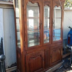 China Cabinet Good Condition 