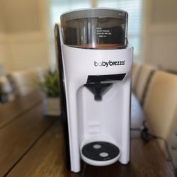 Baby Brezza Formula Pro