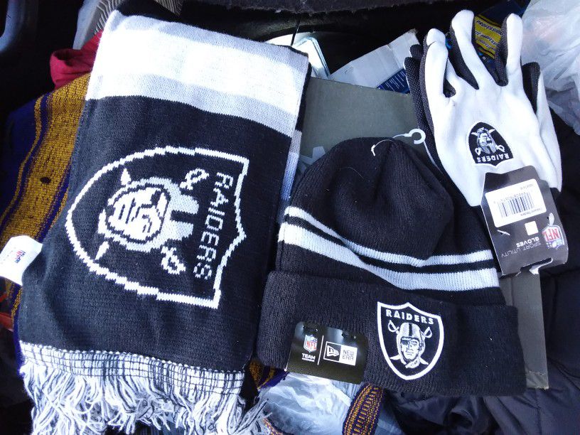 Raiders NFL Beanie Scarf and Gloves 