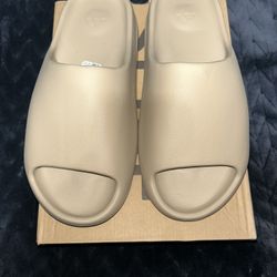 Yeezy Slides Pure Size 10 And 11