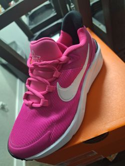 Nike Tennis Shoes