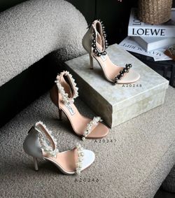 Women’s shoes