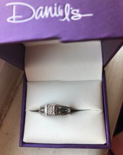 10K white gold ring