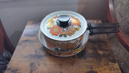 San Ignacio Orange & Yellow Groovy Floral Enamel Frying Pan with Lid Retro 1960s 1970s Style